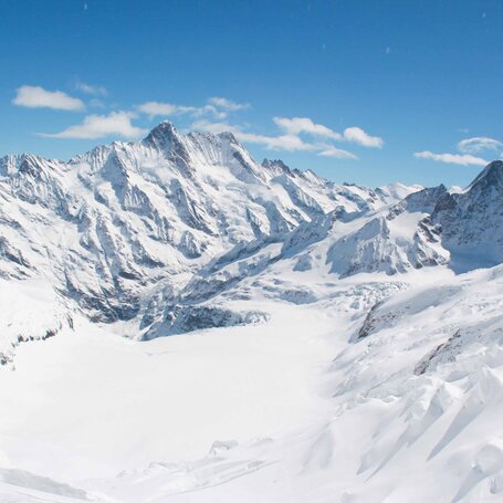 schneebedecktes-gebirge